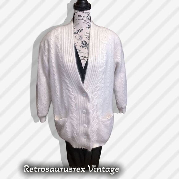 Vintage 1980’s Retro Oversized Offwhite Angora Cardigan Sweater - Picture 7 of 14